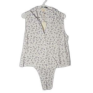 NWT Love Notes Tie Front Buttoned Down Sleeveless Top Blouse Floral Print Large